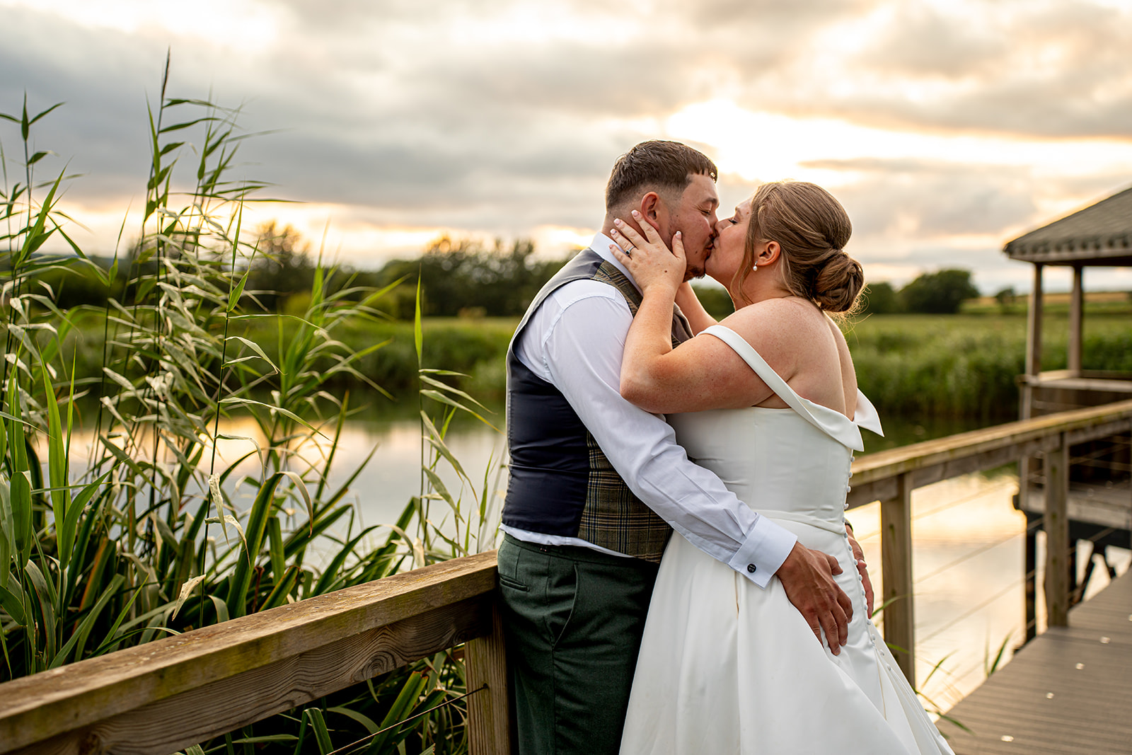 Gloucestershire wedding photo and film